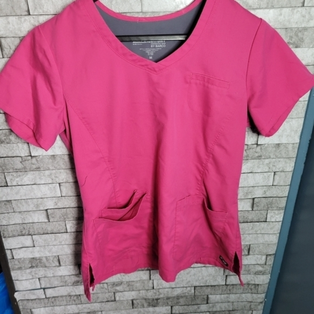 Grey's Anatomy by Barco Size Medium‎ pink scrubs top